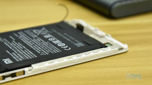 红米Note 5拆解 内部没拽水桶机后腿