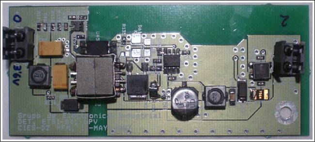 利用超低电流、脉冲频率调制(PFM) DC-DC转